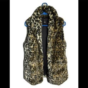 Women’s Fashionable CEJON Faux Fur Vest